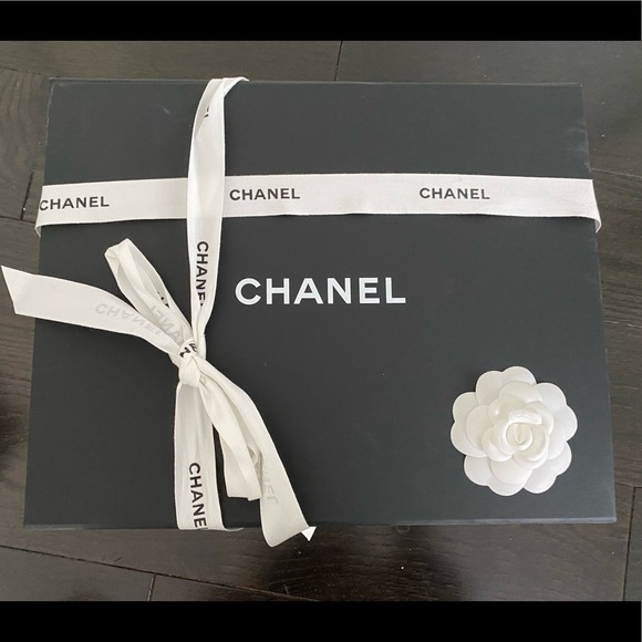 Chanel Medium Black Chevron Boy Bag Silver - Picture 5 of 15